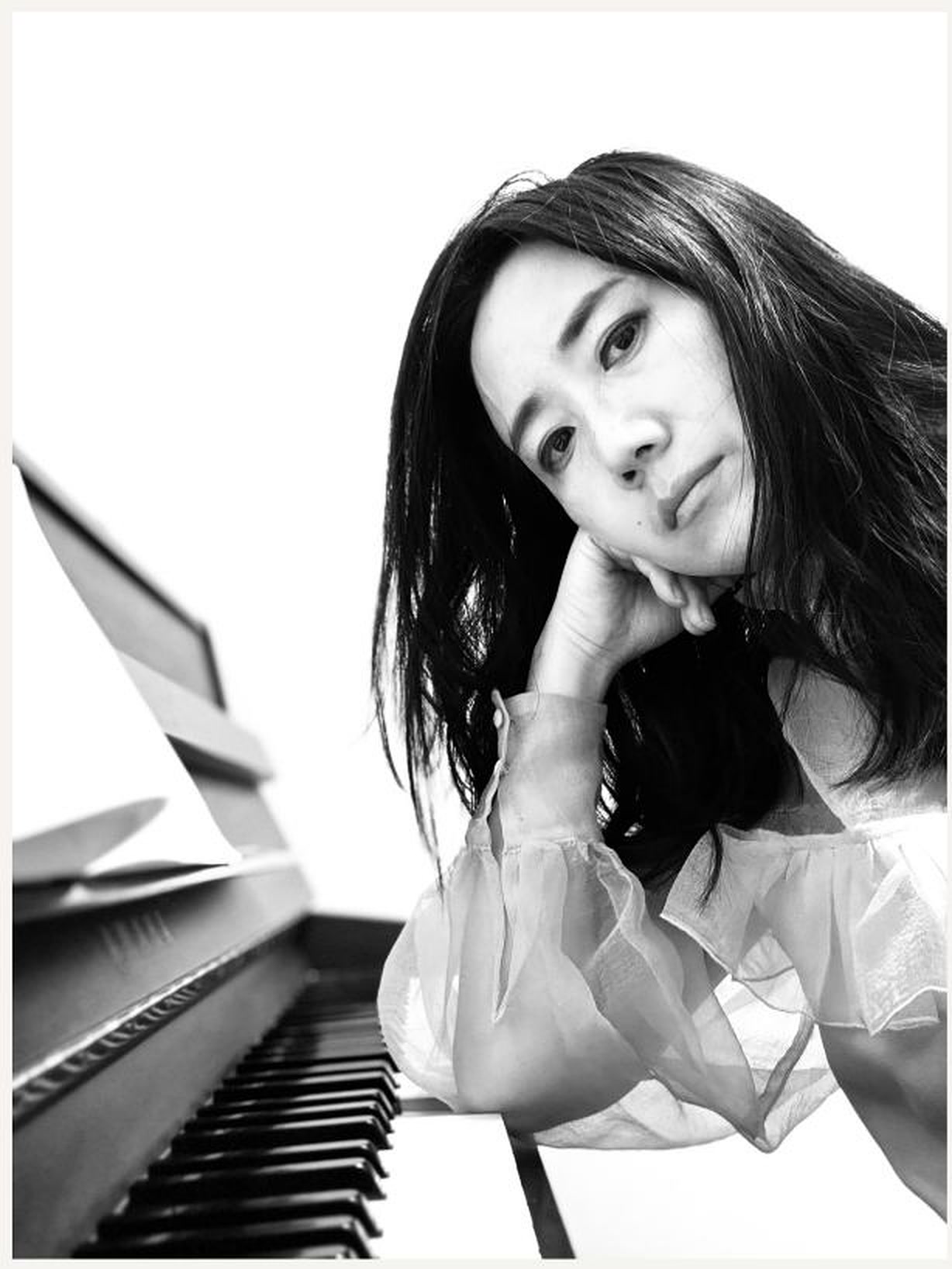 Mi-Young Lee au piano, portrait rapproché